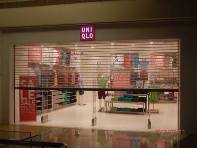 新亿达人气产品 水晶卷帘门——现代商业空间的智能守护者